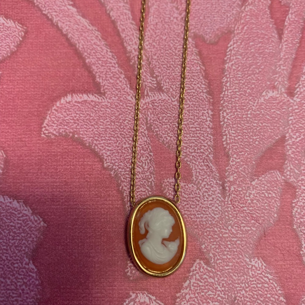 Vintage Trifari Cameo Necklace!